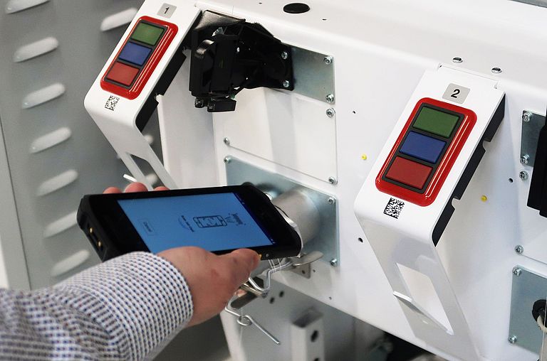 Mobile Device is held to an SSM Machine to distribute a recipe via Nema – SSM Digital Suite
