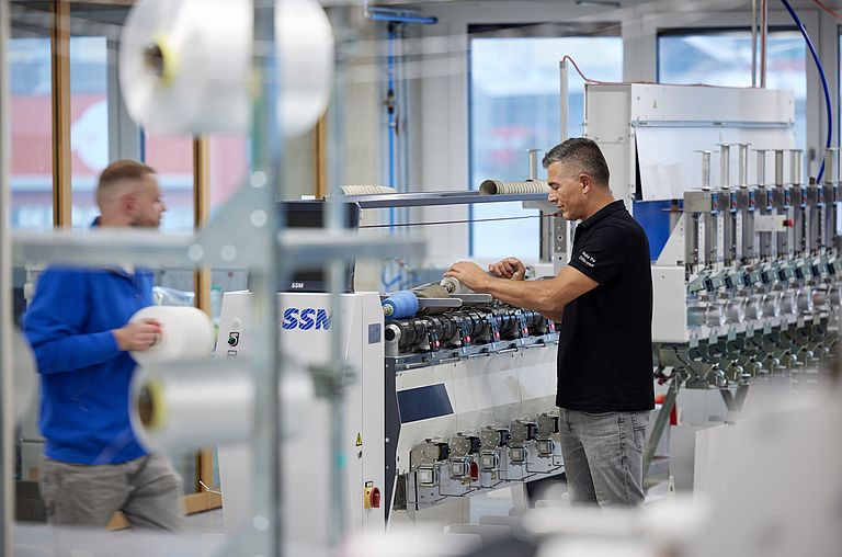 Winding trials at SSM showroom in Wadenswil, Switzerland, helping customers choose the right machine with expert testing and settings.